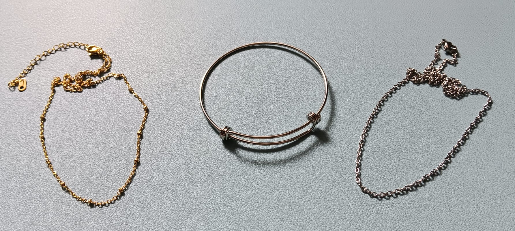 Bracelets/Colliers