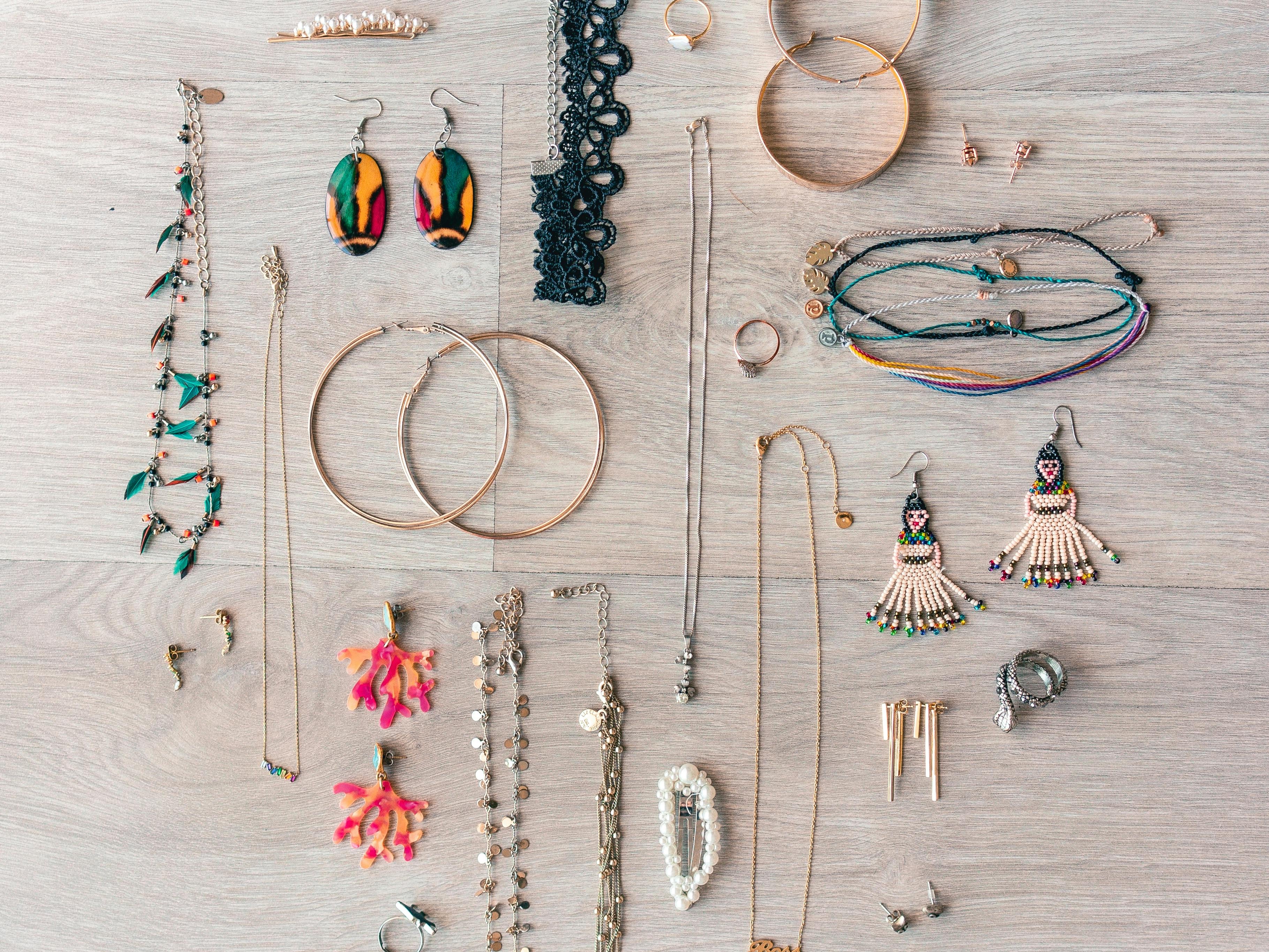 Pourquoi se lancer dans le DIY bijoux ? Bienfaits, créativité et liberté