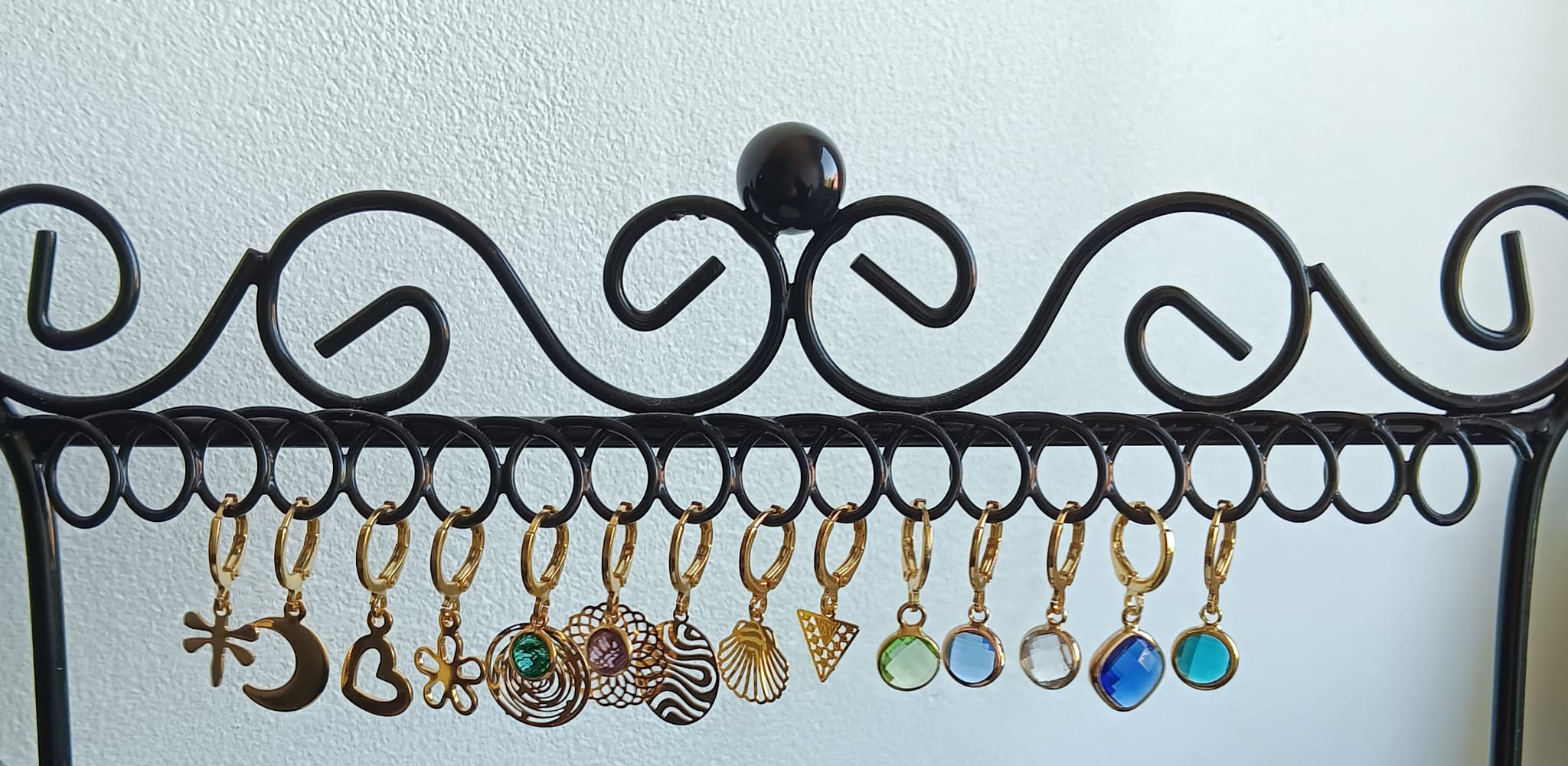 Les supports dormeuses : élégance, sécurité et confort pour vos boucles d’oreilles DIY