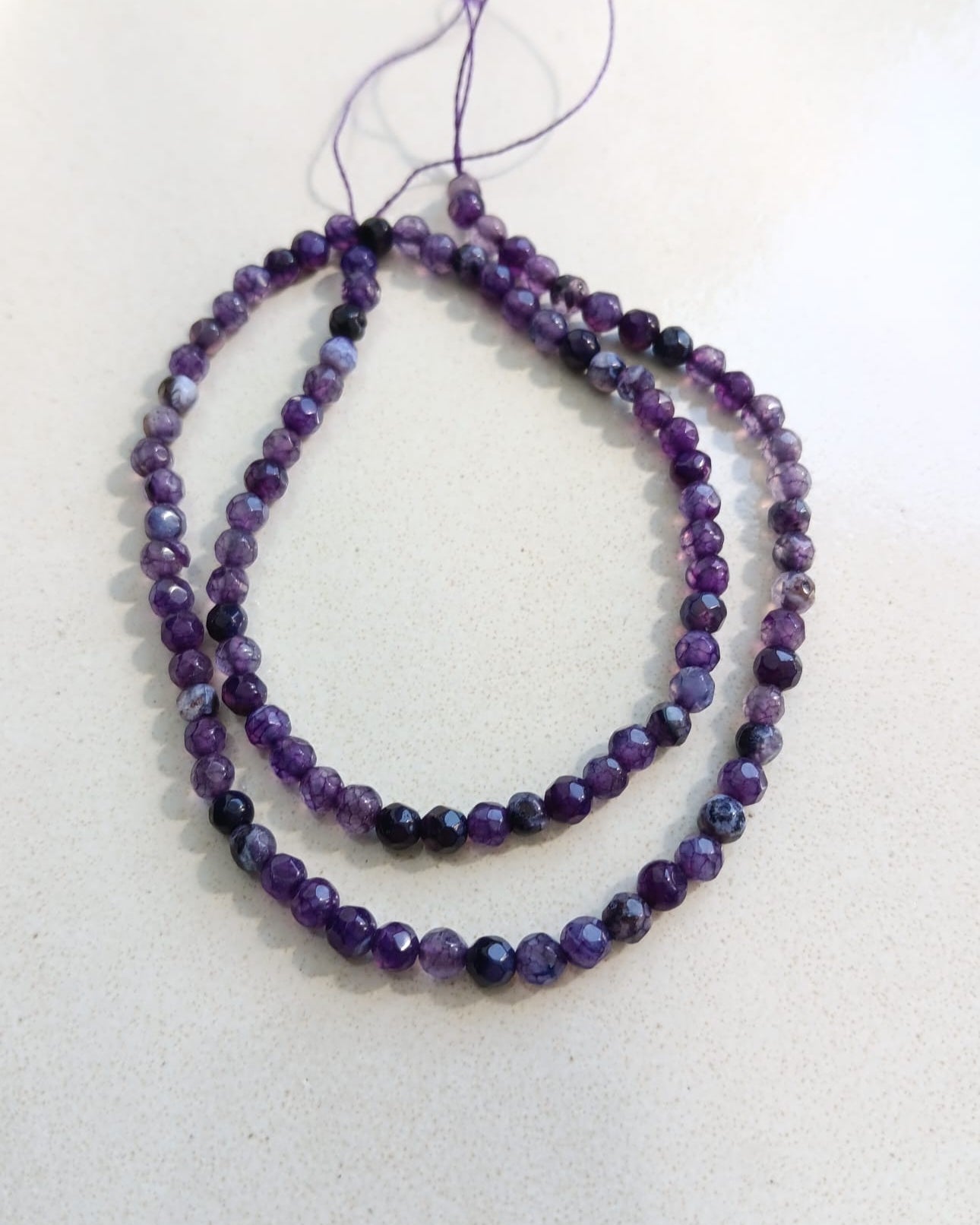 Perles rondes facettées agate naturelle violette - 4mm
