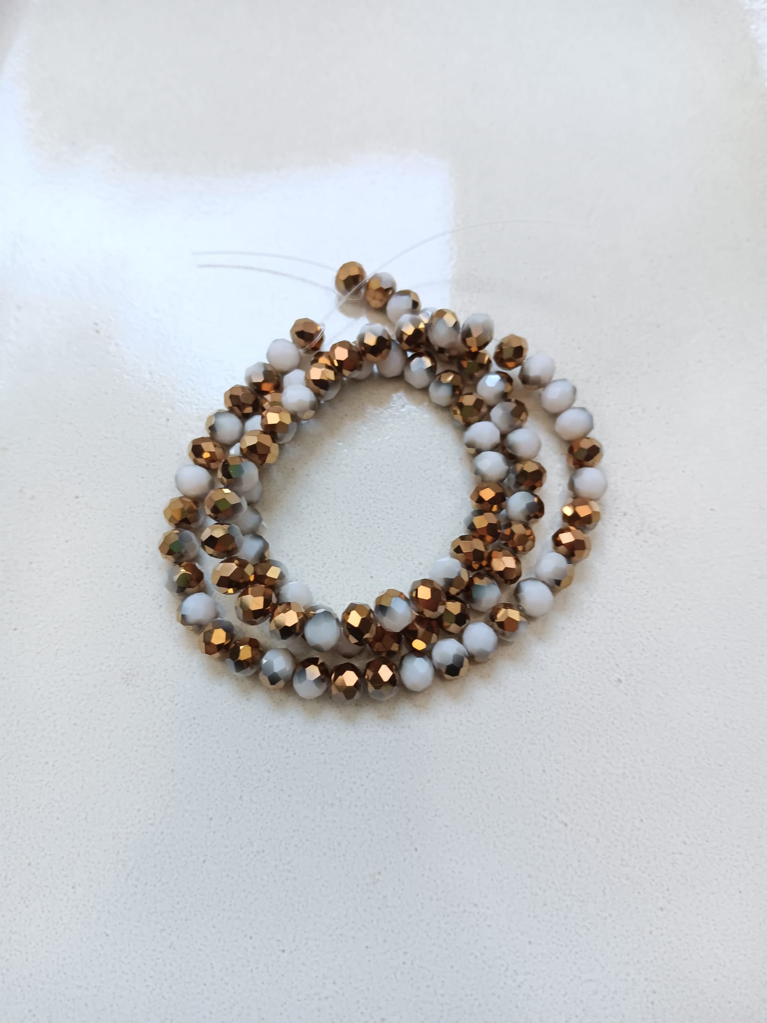 perlesetcreationbijoux - fil de perles rondelles à facettes en verre de 6x5 mm doré et blanc