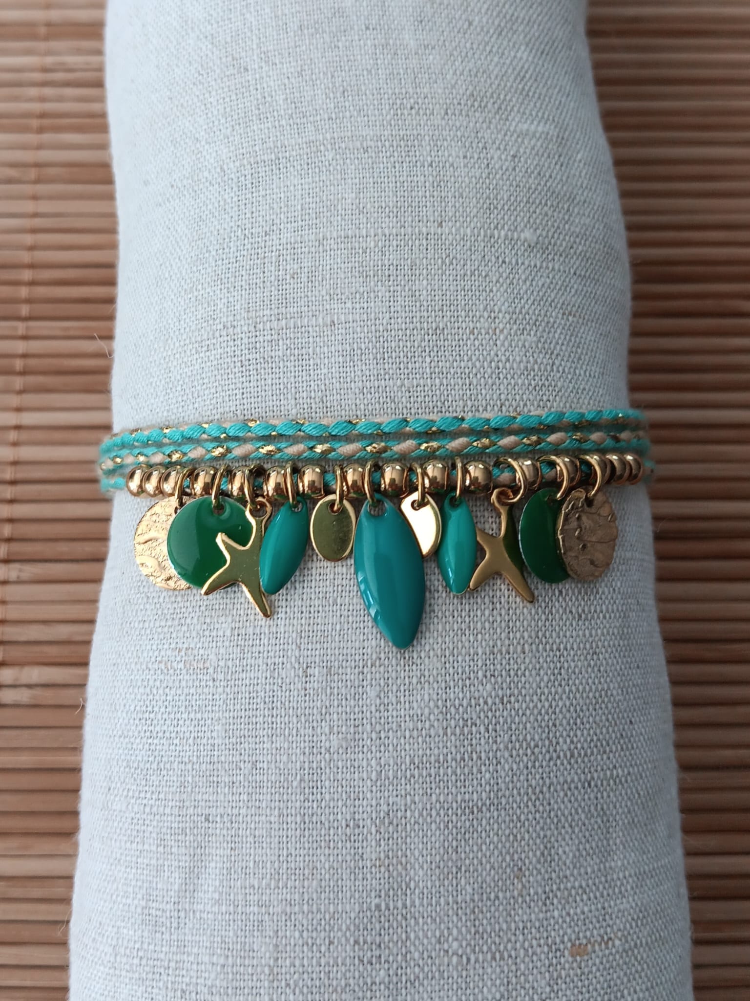 Soleya – Collier ou bracelet multi-tours en cordon tressé et acier inoxydable doré