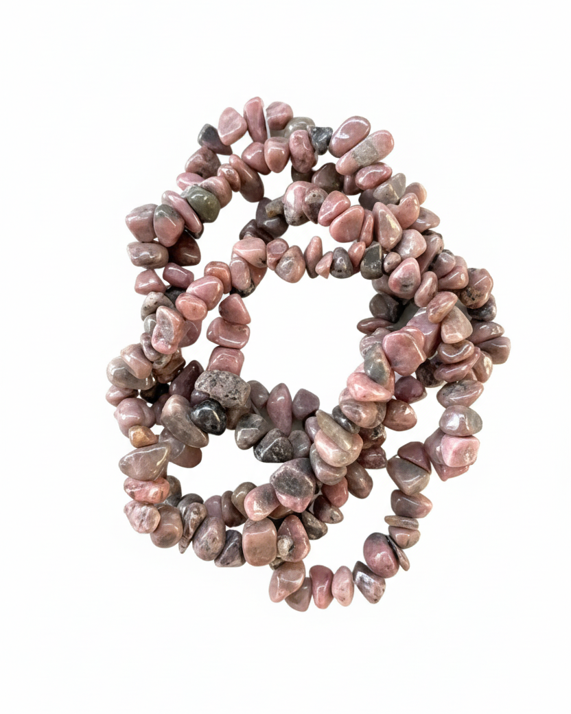Perles chips rhodonite fond blanc