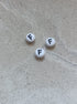 perlesetcreationbijoux - perle lettre F en acrylique blanc et noir de 7 mm