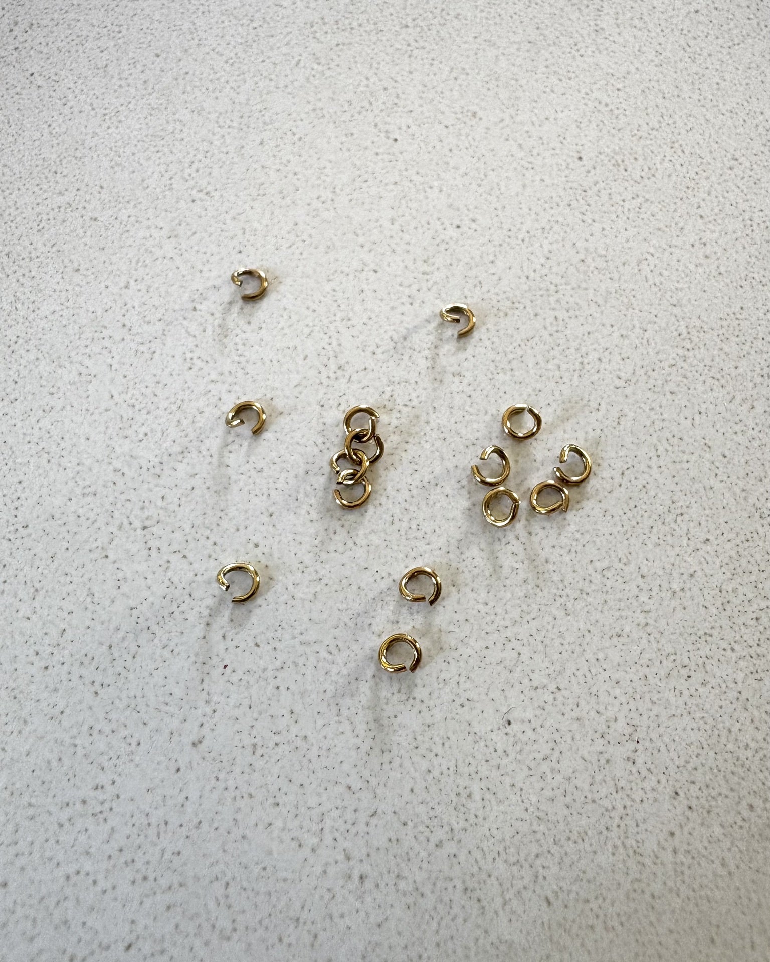 perlesetcreationbijoux - anneaux de jonction ouverts en acier inoxydable 304 doré PVD 18K de 3x0,6 mm