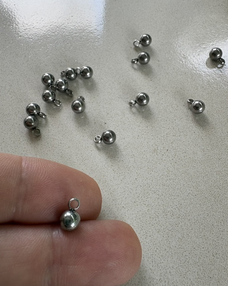 perlesetcreationbijoux - breloques boule en acier inoxydable argenté de 7,5x5 mm