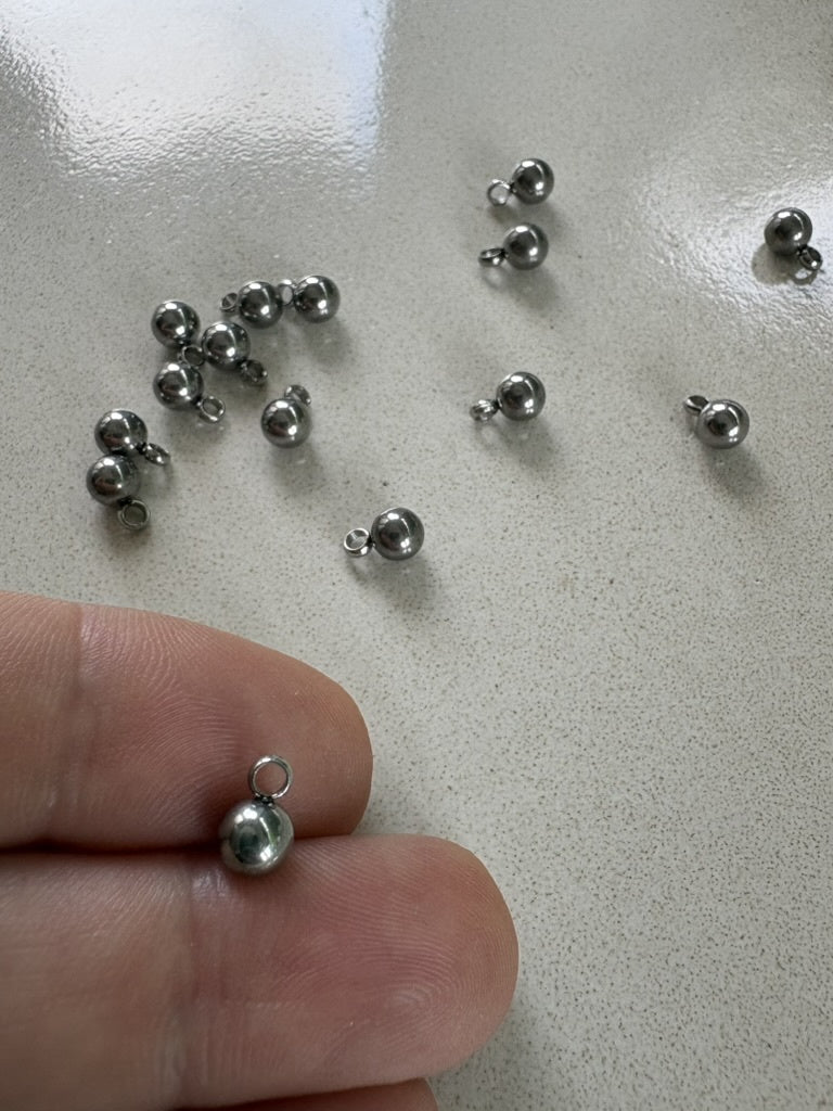 perlesetcreationbijoux - breloques boule en acier inoxydable argenté de 7,5x5 mm