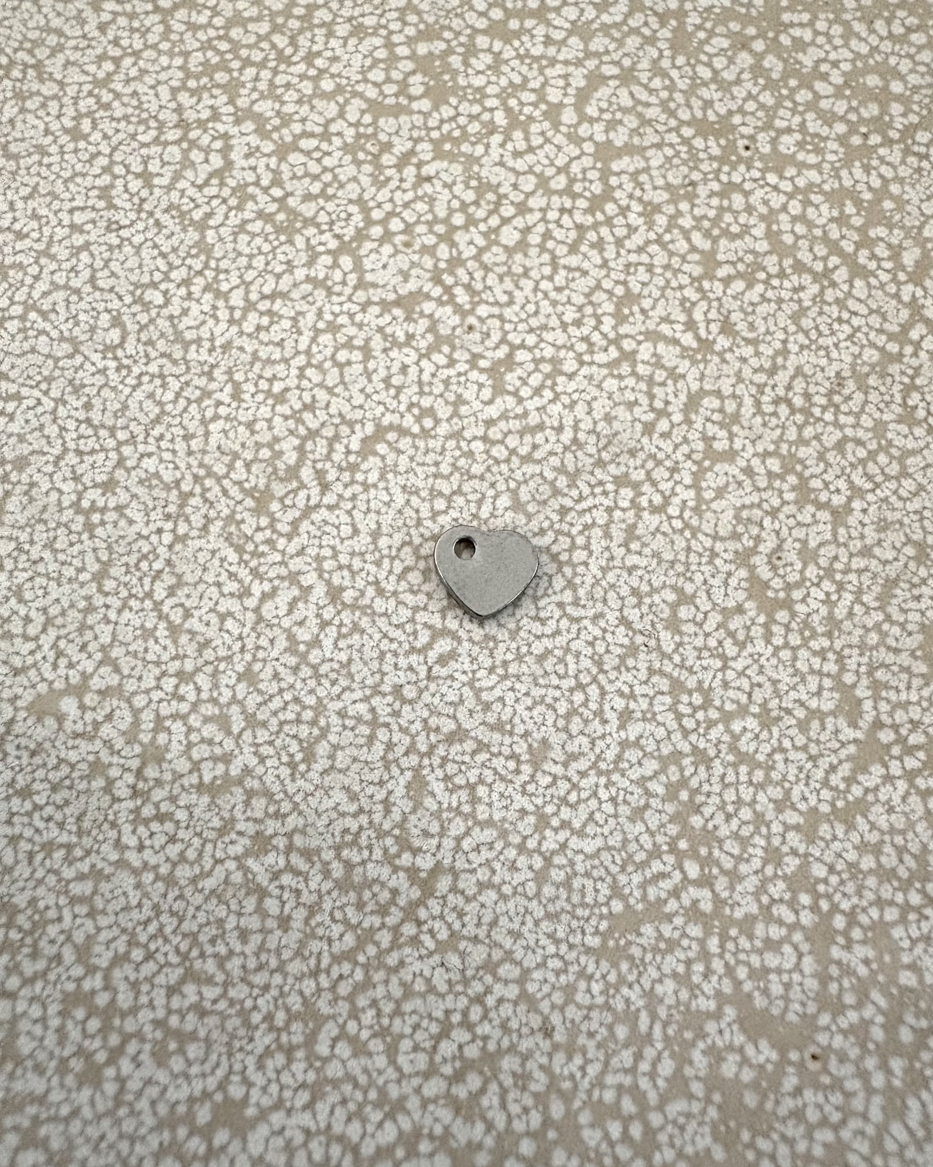 perlesetcreationbijoux - breloque coeur en acier inoxydable argenté de 5x6 mm