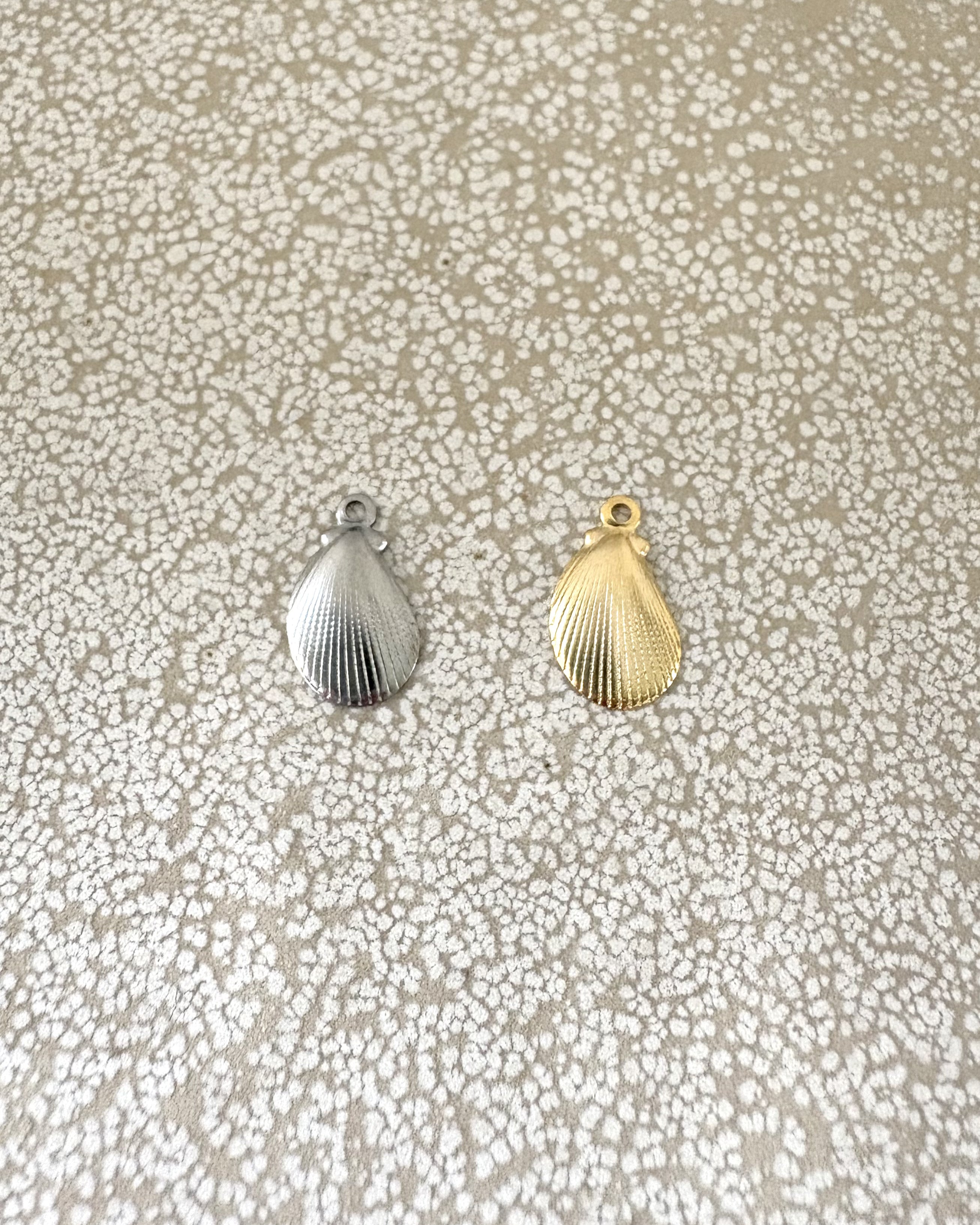 perlesetcreationbijoux - breloque coquillage en acier inoxydable argenté et doré de 12x7 mm