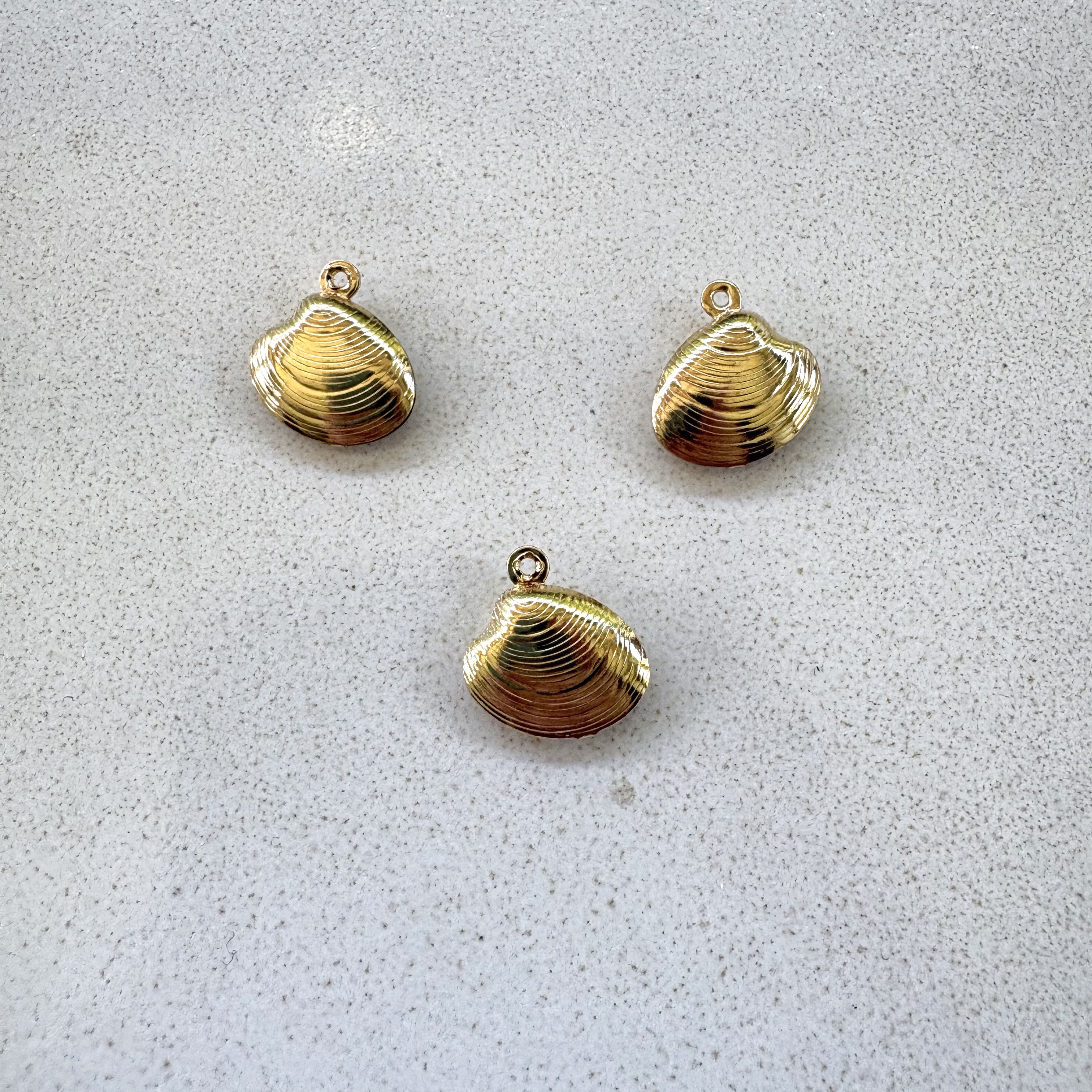 perlesetcreationbijoux - breloque coquillage en acier inoxydable doré