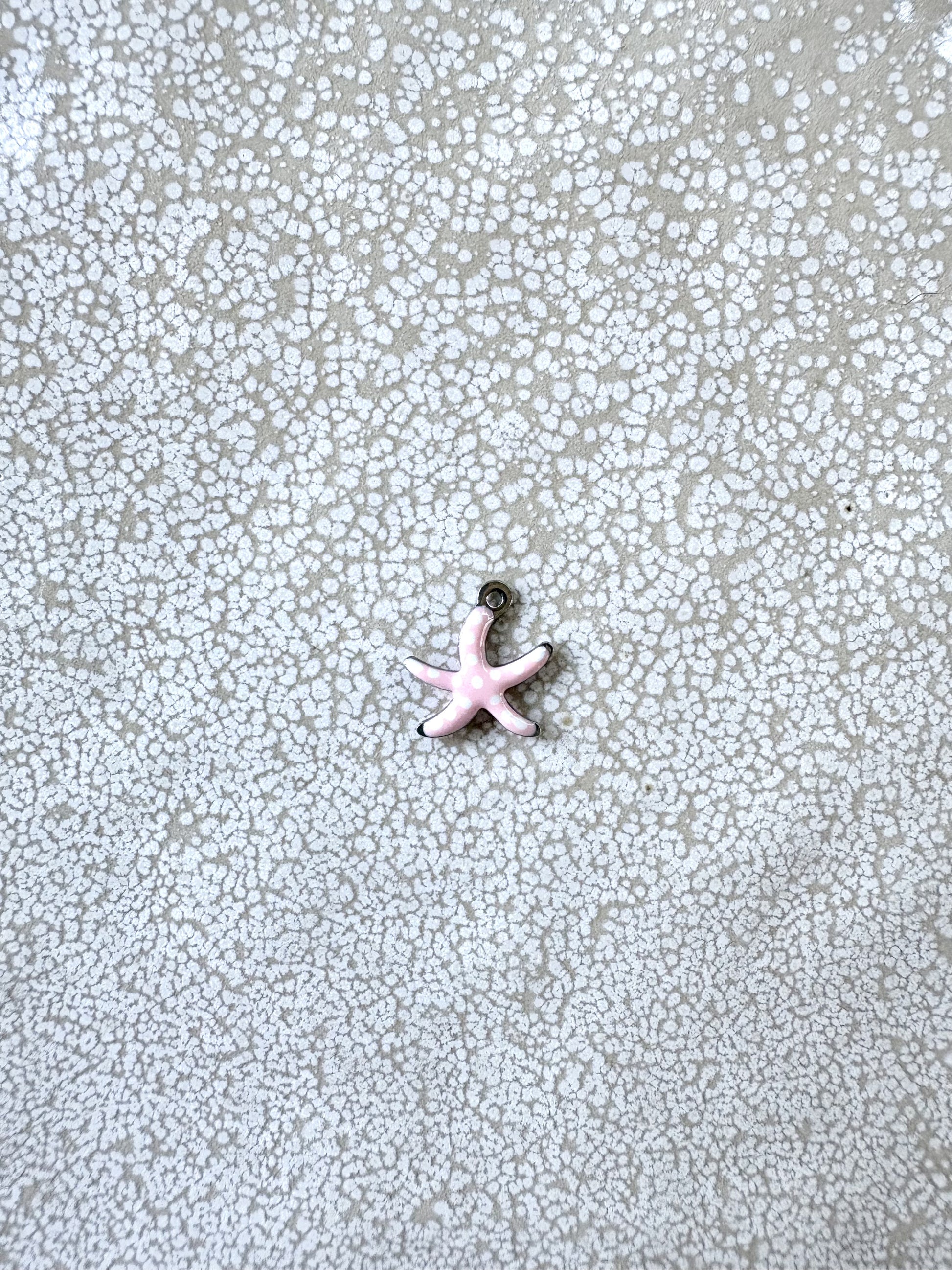 perlesetcreationbijoux - breloque émaillée étoile de mer, base en acier inoxydable 304 argenté de 10,5x10 mm, rose à pois blancs