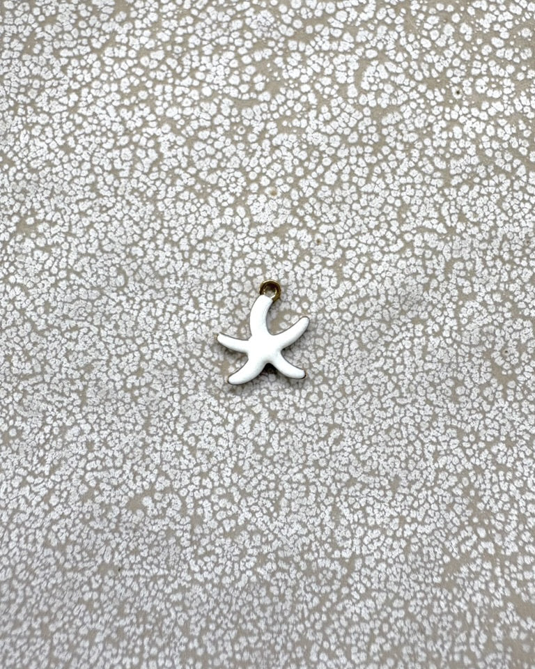 perlesetcreationbijoux - breloque étoile de mer émaillée base en acier inoxydable 304 doré de 1à,5x10mm blanche