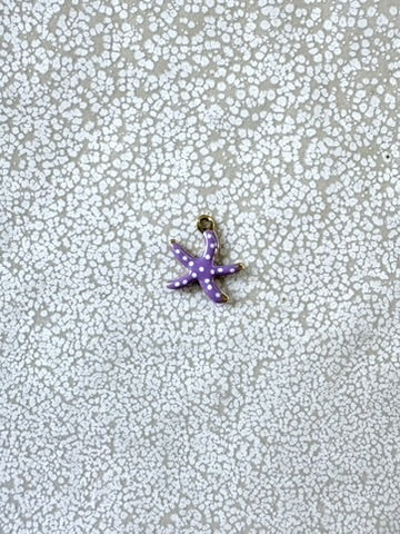 perlesetcreationbijoux - breloque émaillée étoile de mer, base en acier inoxydable 304 doré de 10,5x10 mm, violette à pois blancs