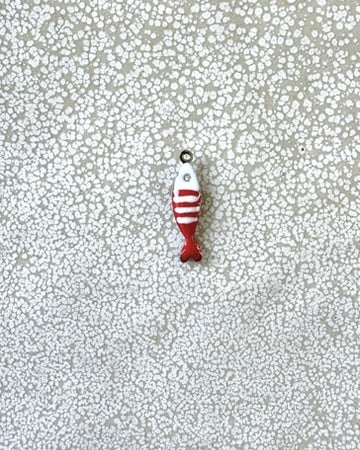 perlesetcreationbijoux - breloque émaillée poisson en acier inoxydable 304 argenté de 18x5 mm rouge et blanc