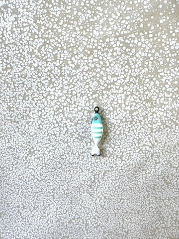 perlesetcreationbijoux - breloque émaillée poisson en acier inoxydable 304 argenté de 18x5 mm turquoise et blanc