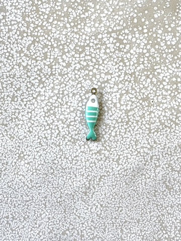 perlesetcreationbijoux - breloque émaillée poisson en acier inoxydable 304 argenté de 18x5 mm vert et blanc