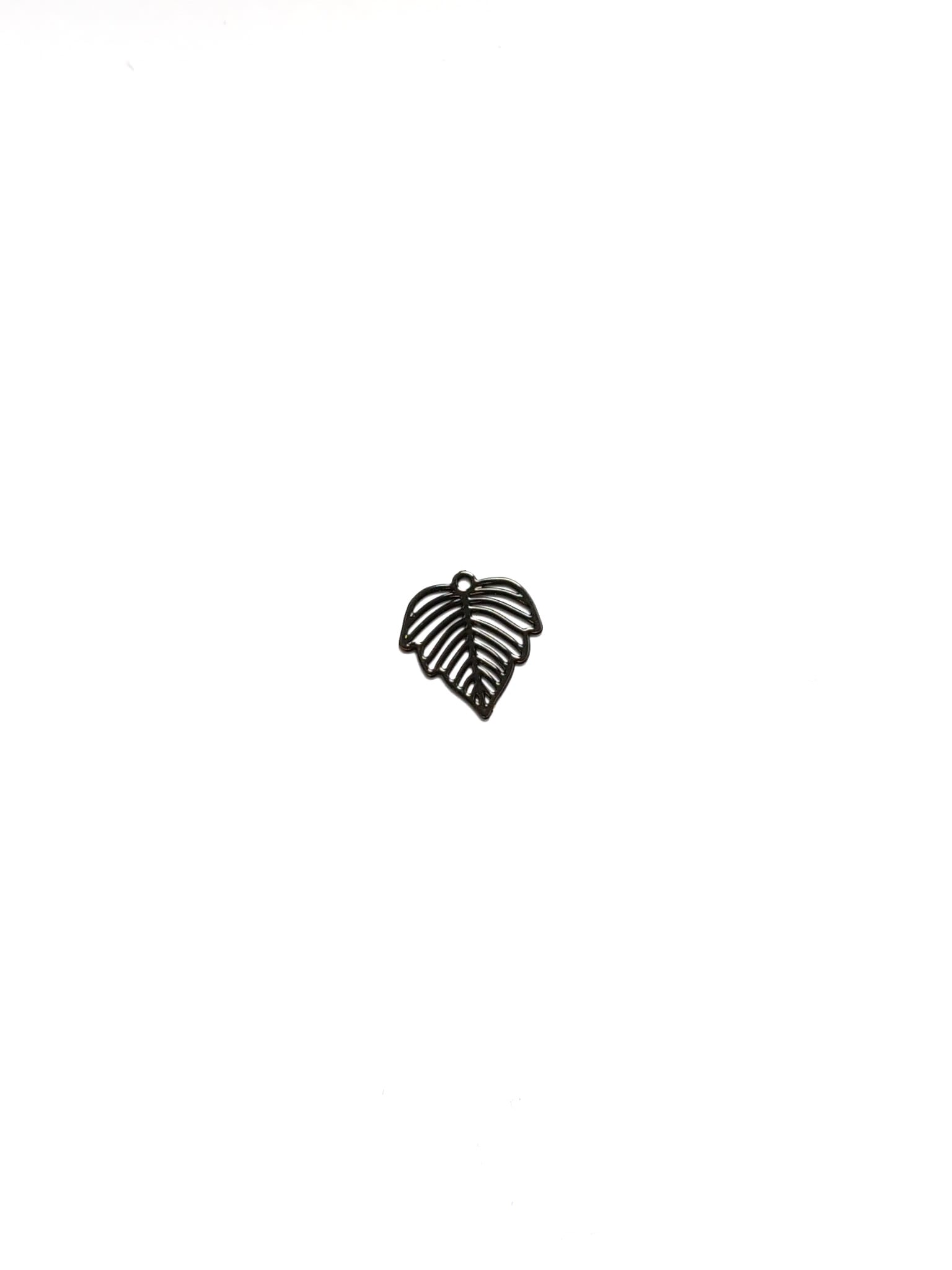 perlesetcreationbijoux breloque filigrane feuille 10x11mm noire