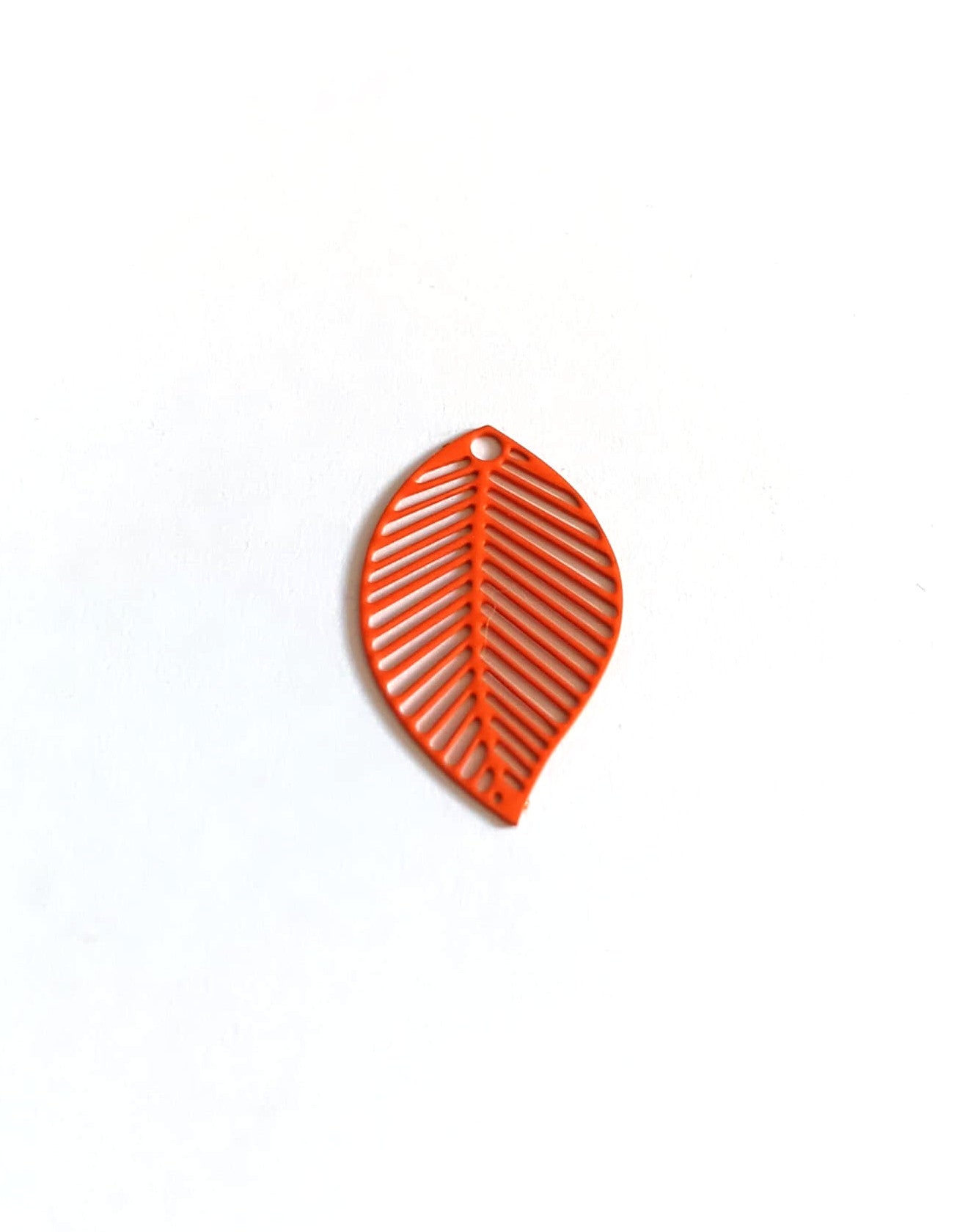 perlesetcreationbijoux-breloque-filigrane-feuille-22x13mm-orange