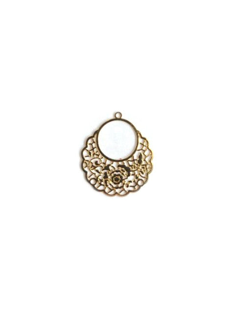 perlesetcreationbijoux-breloque-filigrane-fleurie-22x20mm-dorée