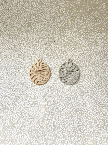 perlesetcreationbijoux - breloques filigranes ovales en laiton de 16x12 mm dorée et argentée