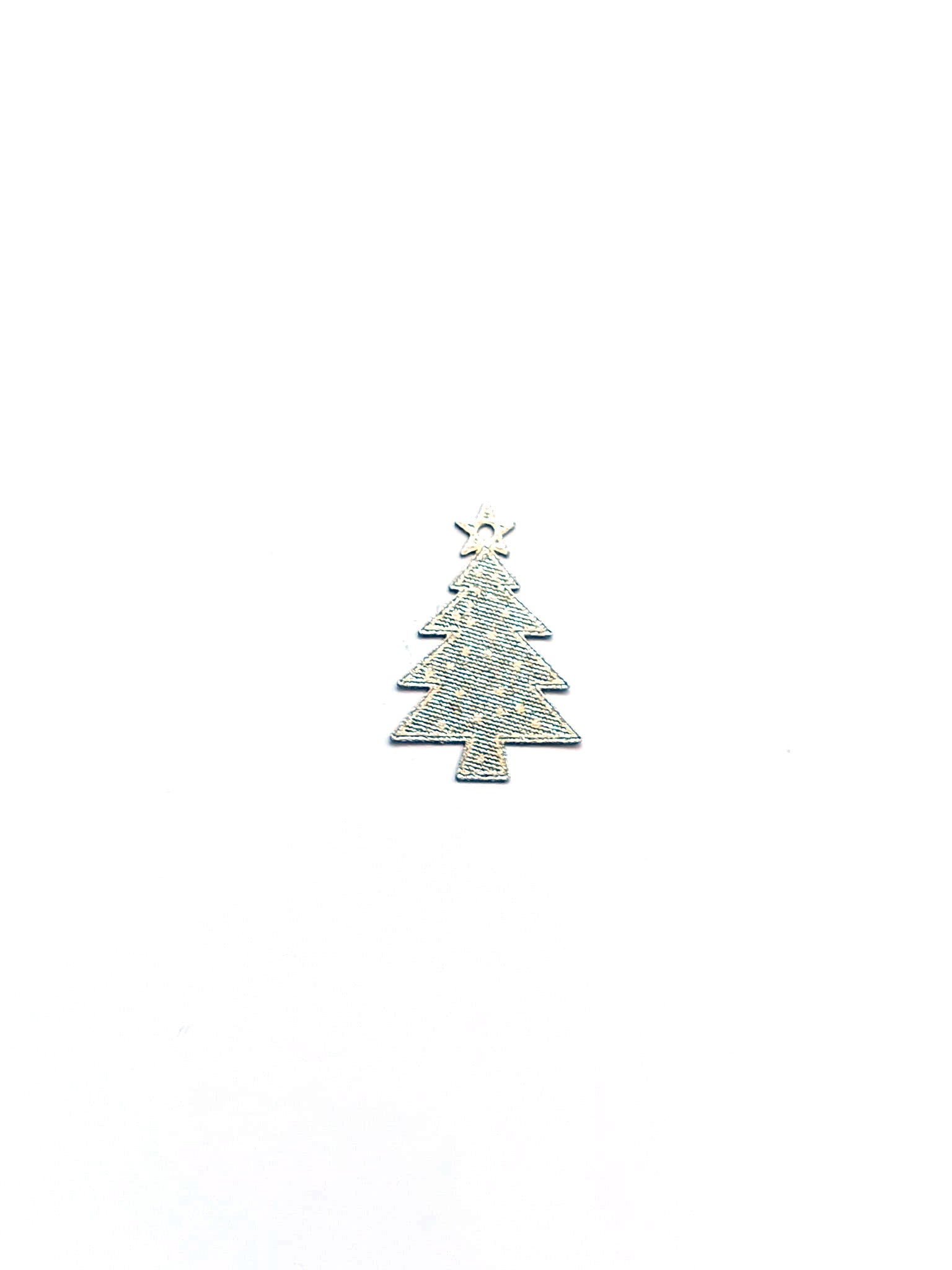 perlesetcreationbijoux - estampe filigrane sapin en métal de 20x14 mm argentée