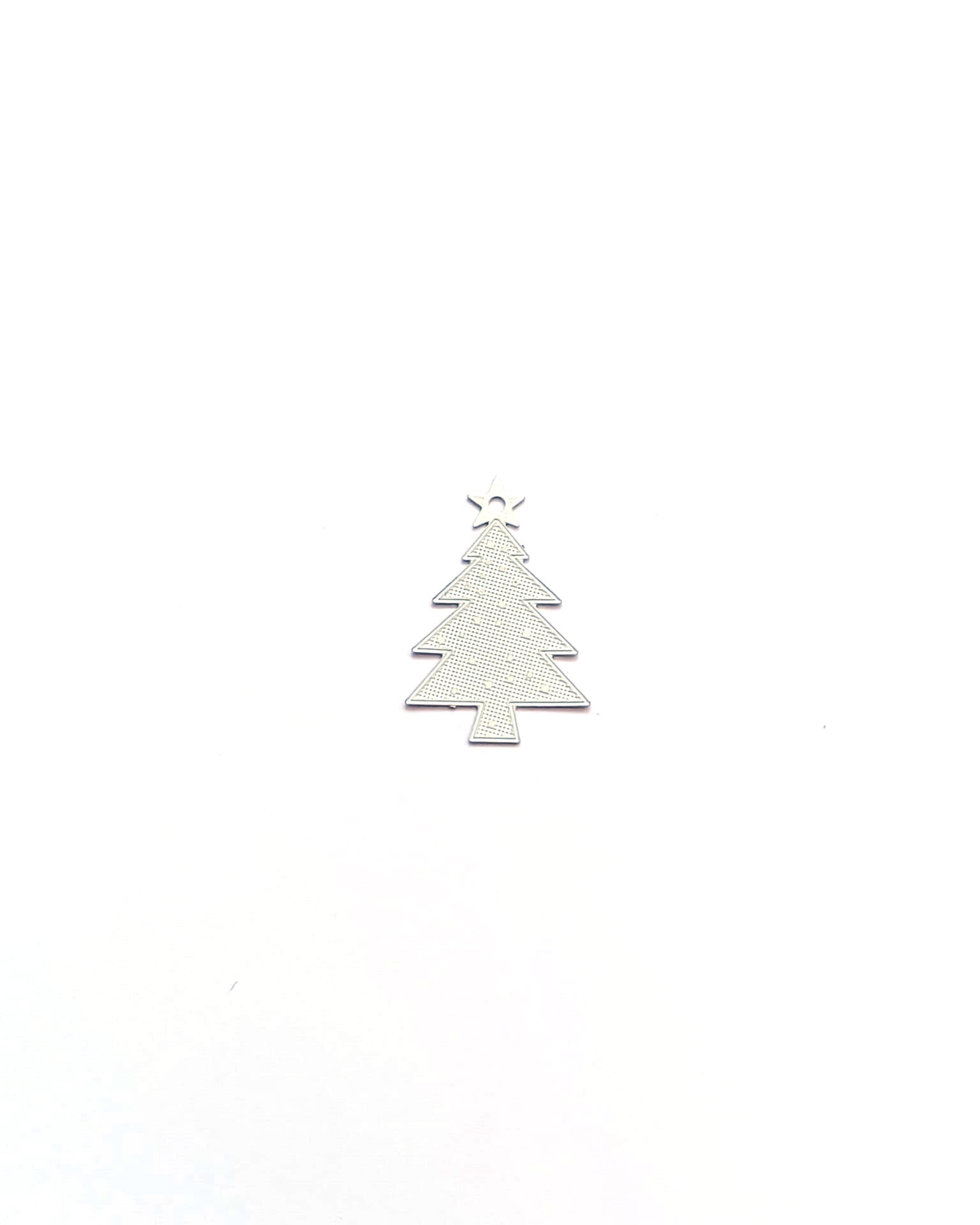 perlesetcreationbijoux - estampe filigrane sapin en métal de 20x14 mm blanche