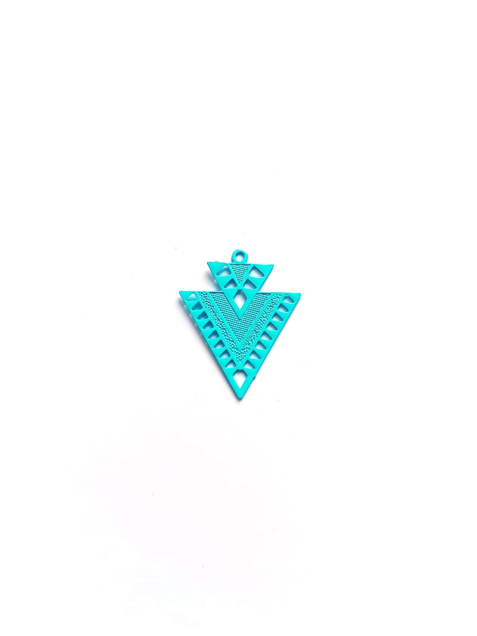perlesetcreationbijoux-breloque-filigrane-triangle-20x17mm-turquoise