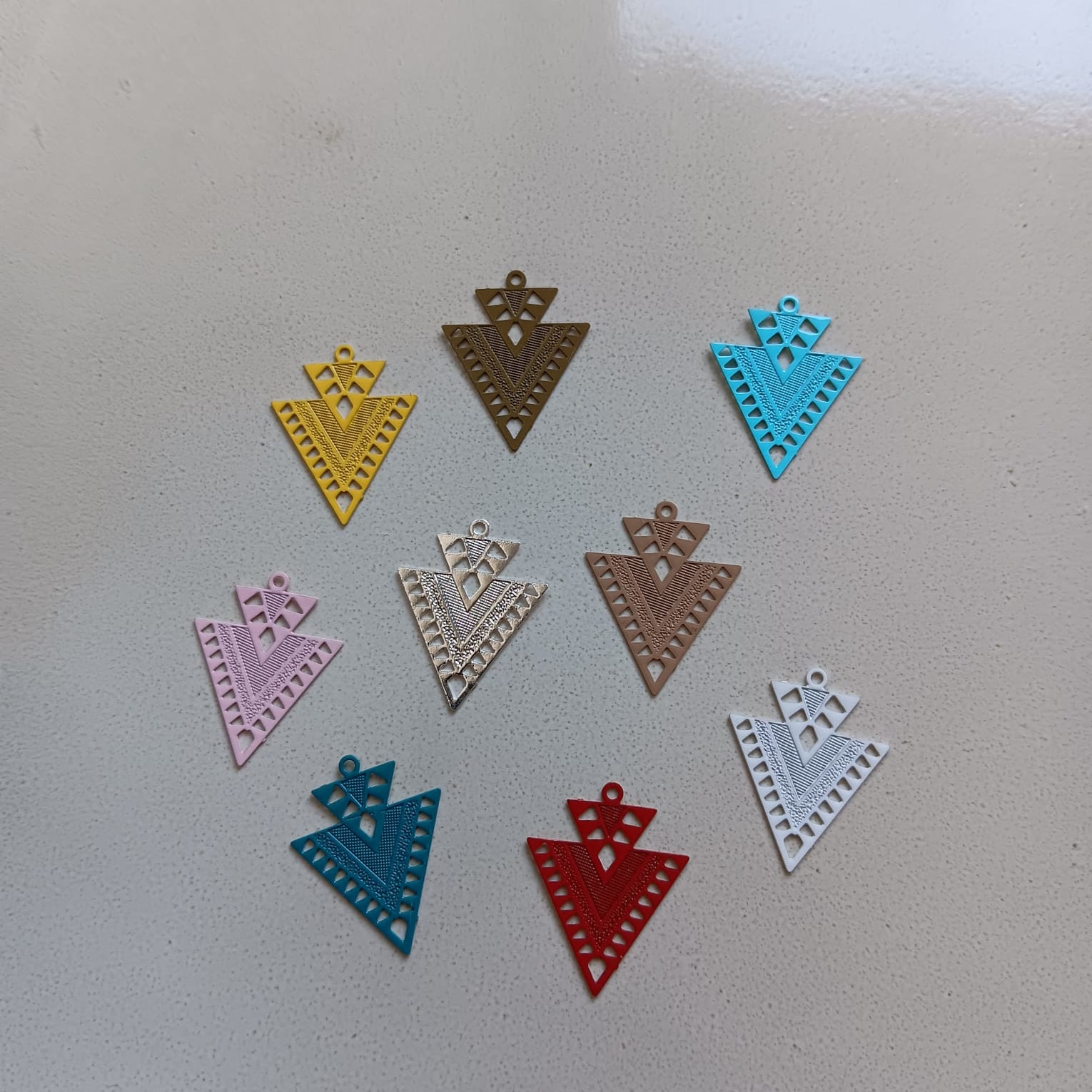 perlesetcreationbijoux-breloque-filigrane-triangle-20x17mm