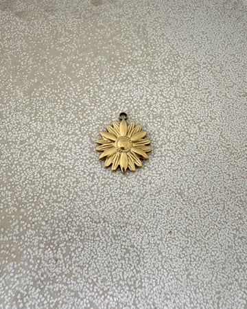 perlesetcreationbijoux - pendentif fleur acier inoxydable doré de 25x22 mm