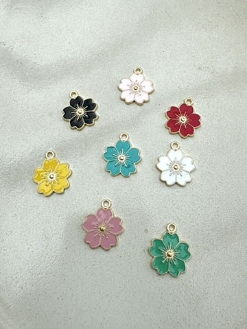 perlesetcreationbijoux - breloque fleur émaillée 20x17 mm, base métal doré et différentes couleurs
