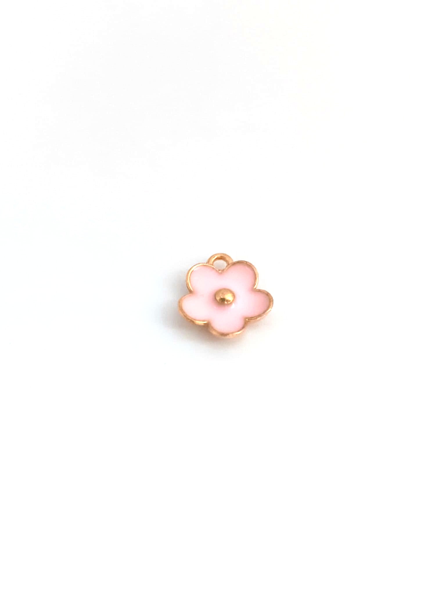 perlesetcreationbijoux - breloques fleurs émaillées de 13x11 mm, base dorée et émail rose