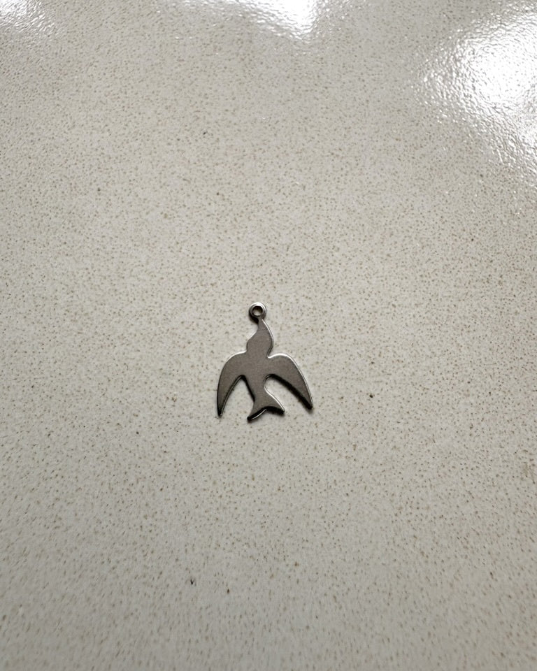 perlesetcreationbijoux - breloque oiseau 14 mm acier inoxydable argenté