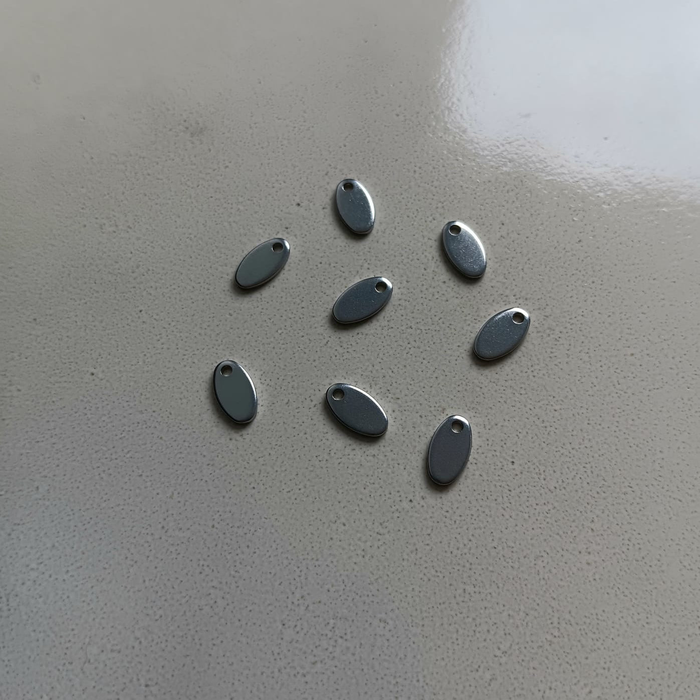 perlesetcreationbijoux - breloques ovales en acier inoxydable argenté 304 de 9x5 mm