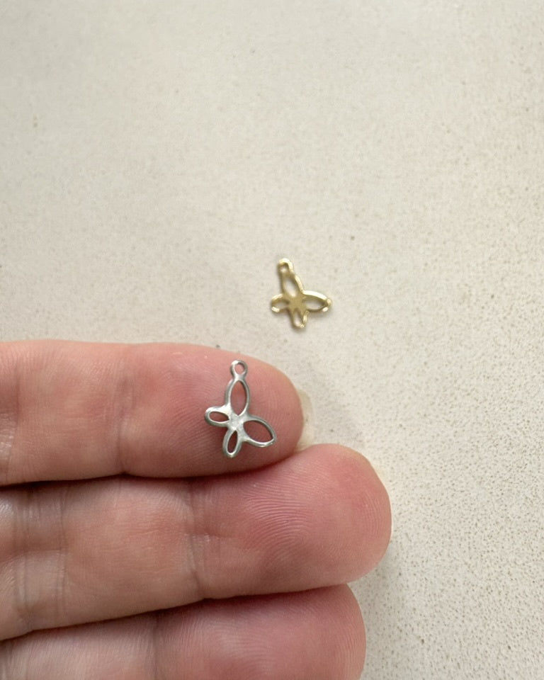 perlesetcreationbijoux - breloques papillon 11 mm en acier inoxydable argenté et doré