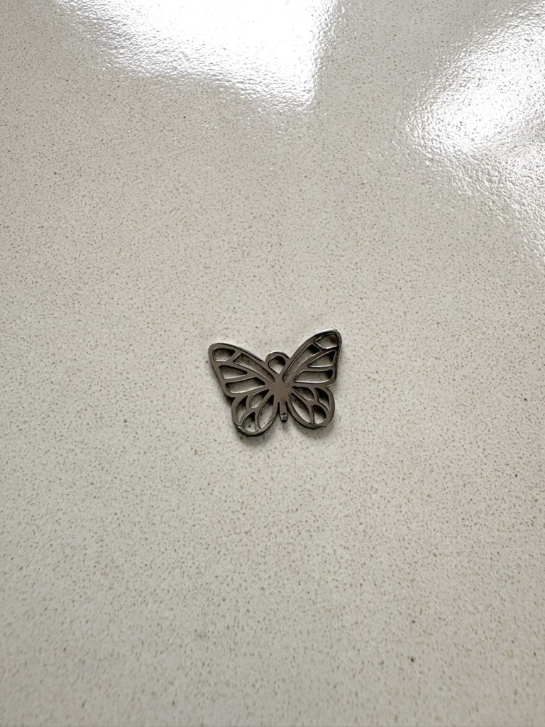 perlesetcreationbijoux - breloque papillon en acier inoxydable argenté de 13x18 mm