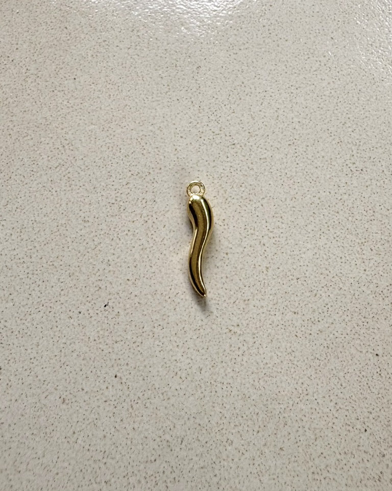 perlesetcreationbijoux - breloque piment en acier inoxydable doré de 18x4 mm