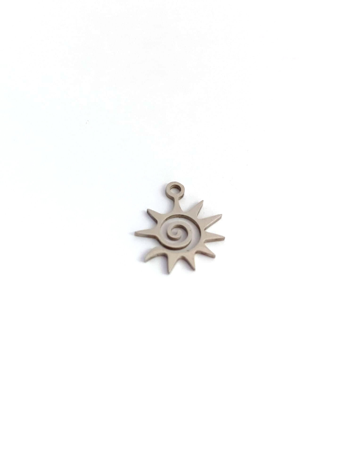 perlesetcreationbijoux-breloque-soleil-acier-inoxydable-15x13mm-argente