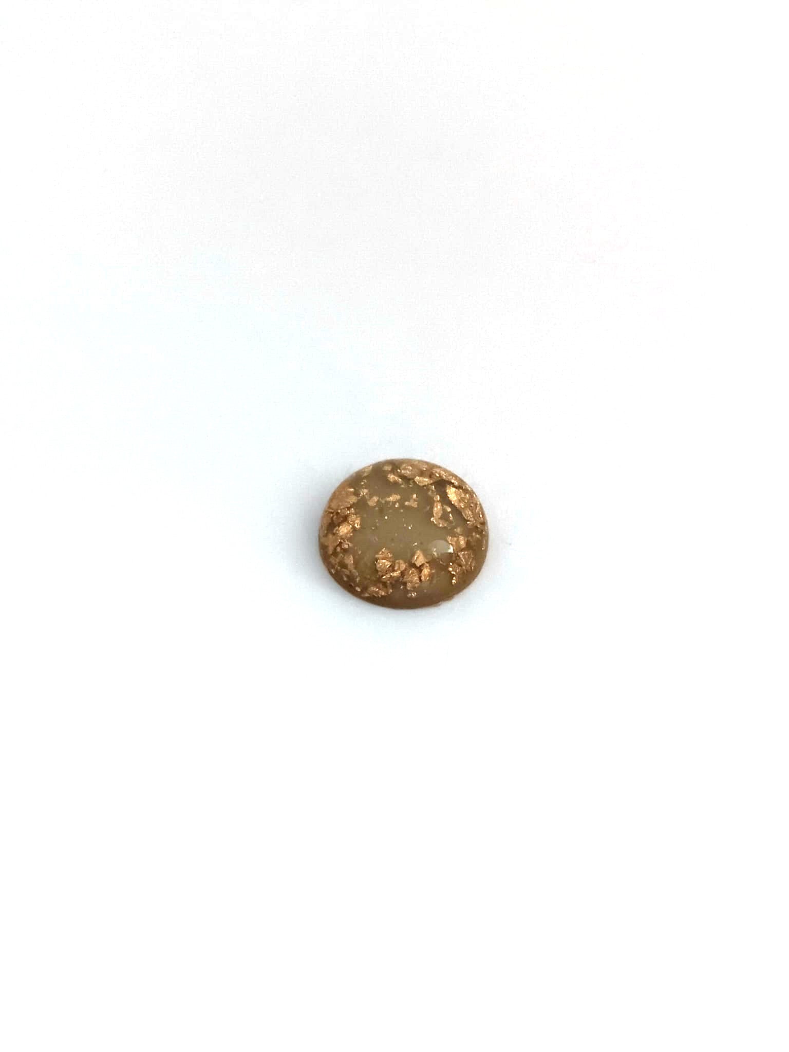 perlesetcreationbijoux-cabochon-rond-resine-feuille-dor-gris