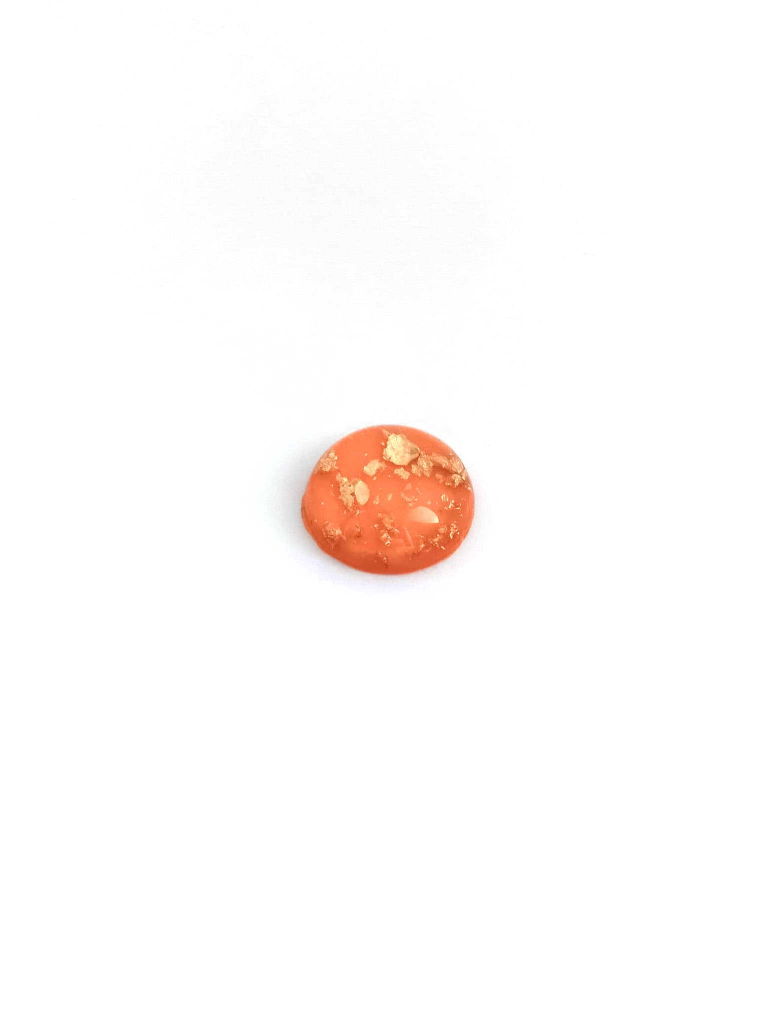 perlesetcreationbijoux-cabochon-rond-resine-feuille-dor-orange