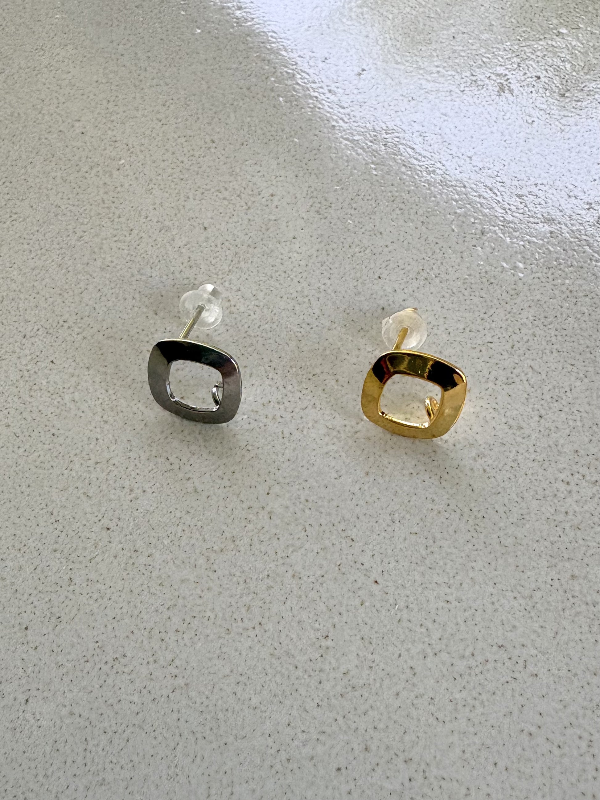 perlesetcreationbijoux - clous d'oreilles losanges en acier inoxydable argenté et doré