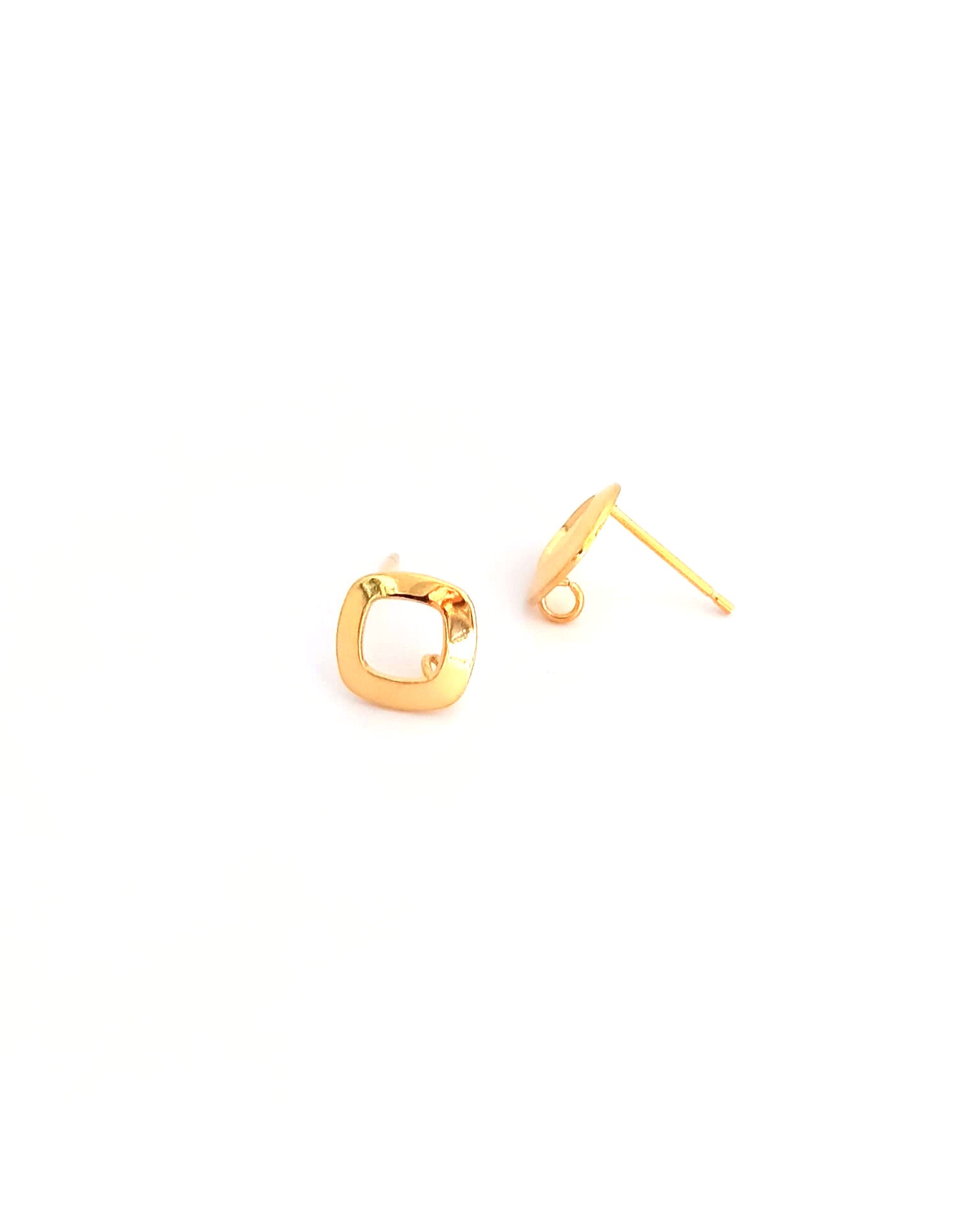perlesetcreationbijoux-clous-doreilles-losange-acier-ioxydable-dore-9mm