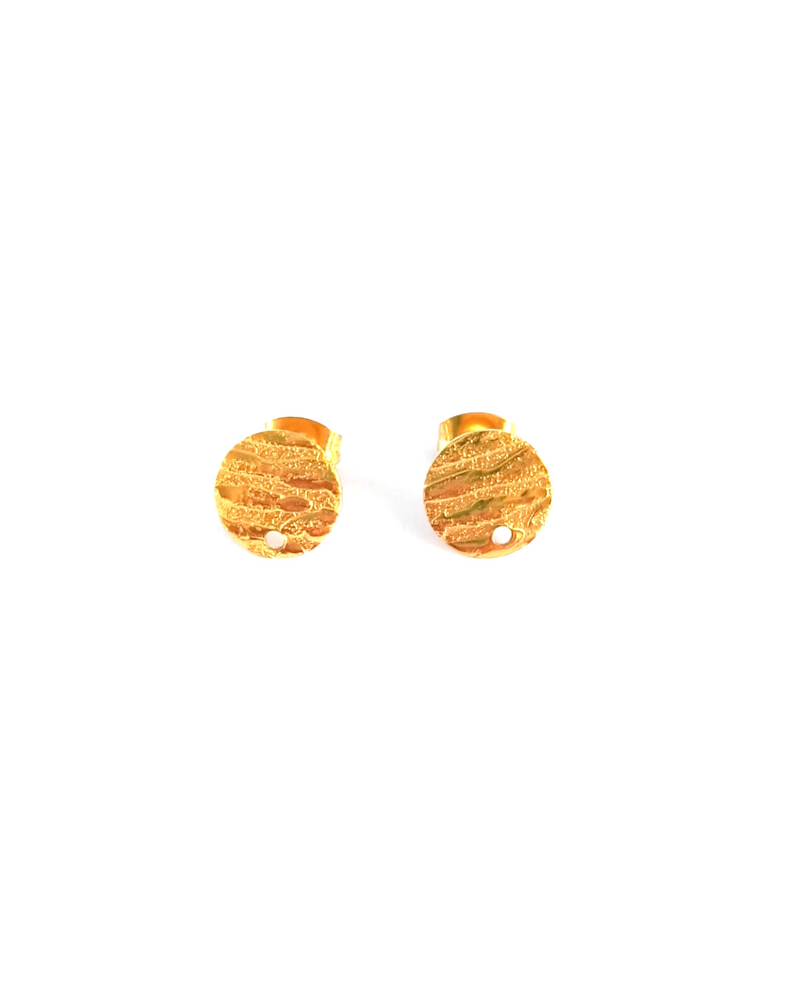 perlesetcreationbijoux-clous-doreilles-ronds-textures-10mm-acier-inox-dore