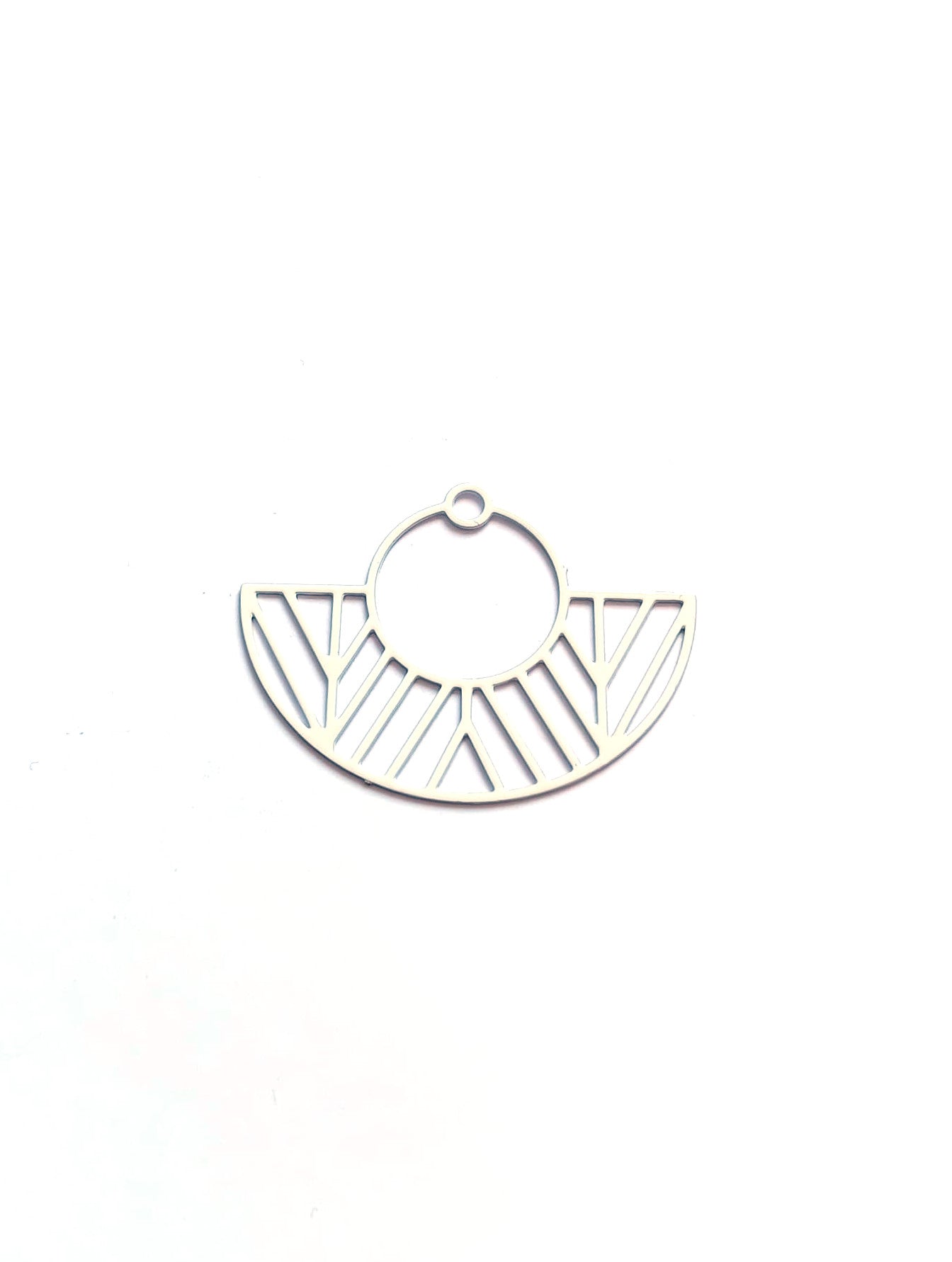 perlesetcreationbijoux-estampe-filigrane-demi-rond-23x30mm-blanc