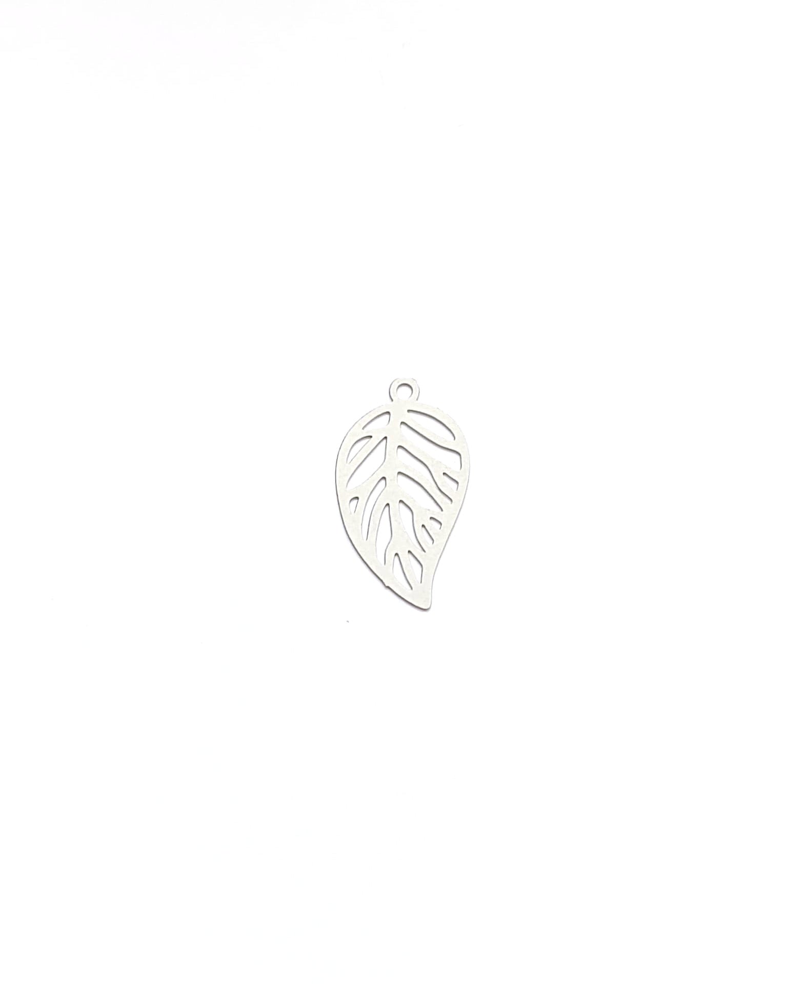 perlesetcreationbijoux-estampe-filigrane-feuille-21x12mm-blanc