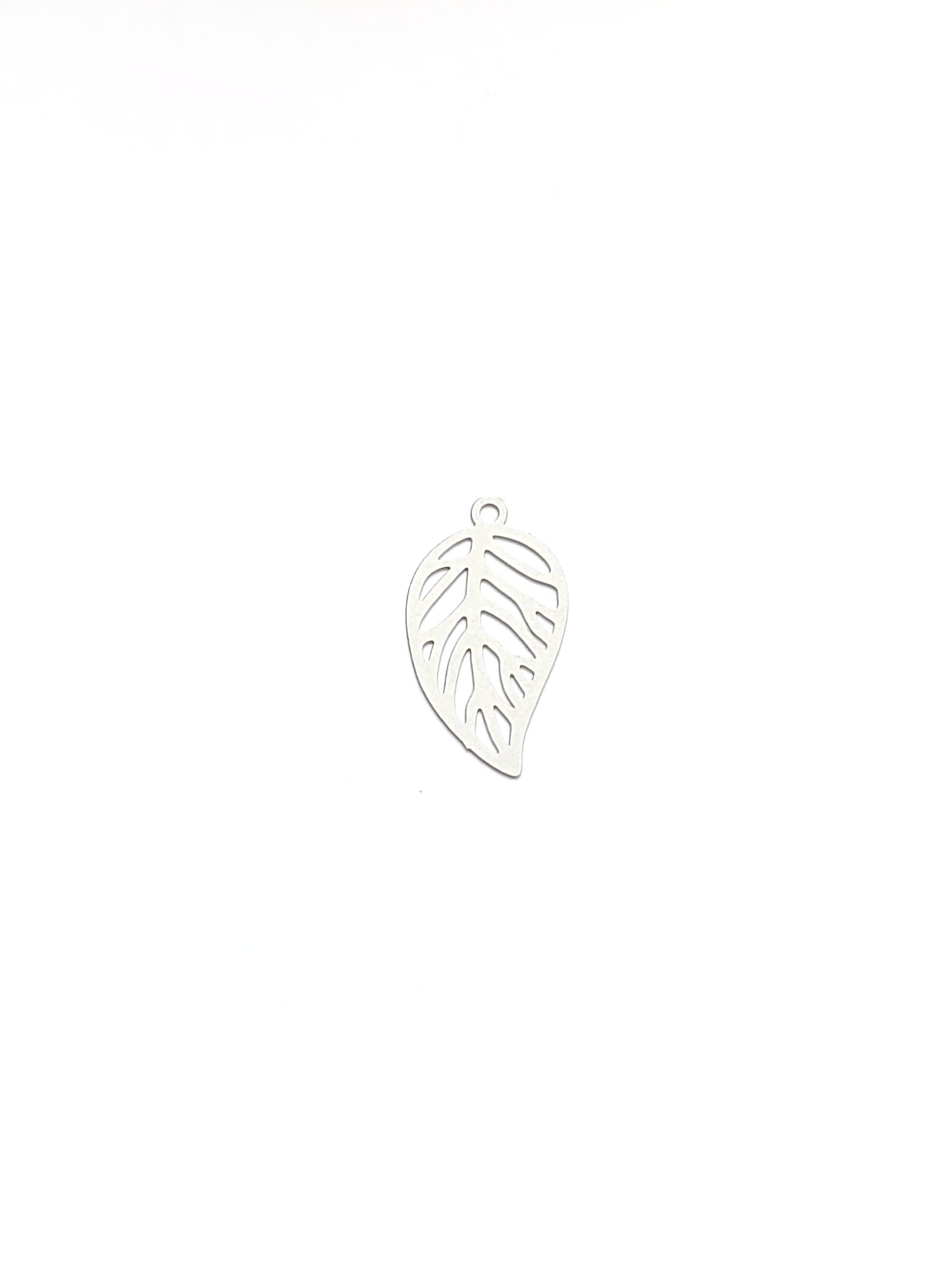 perlesetcreationbijoux-estampe-filigrane-feuille-21x12mm-blanc