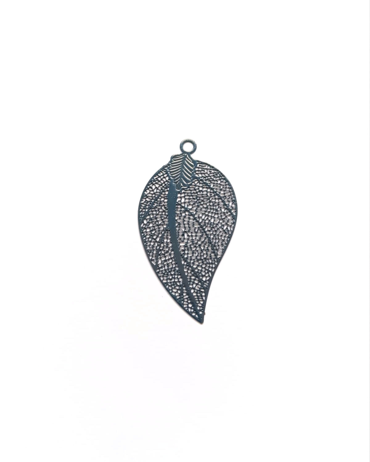 perlesetcreationbijoux-estampe-filigrane-feuille-52x28mm-bleu-marine