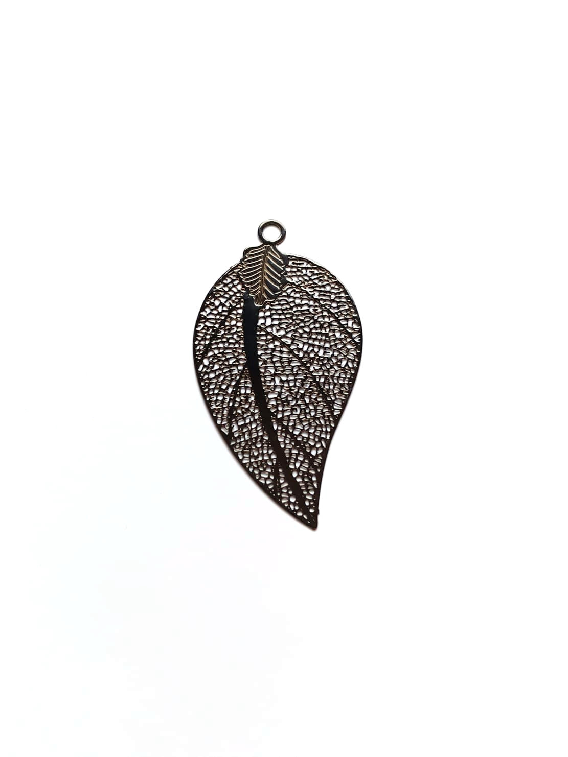 perlesetcreationbijoux-estampe-filigrane-feuille-52x28mm-noir