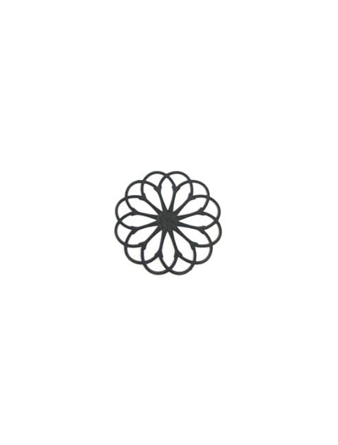 perlesetcreationbijoux-estampe-filigrane-fleur-28mm-noir