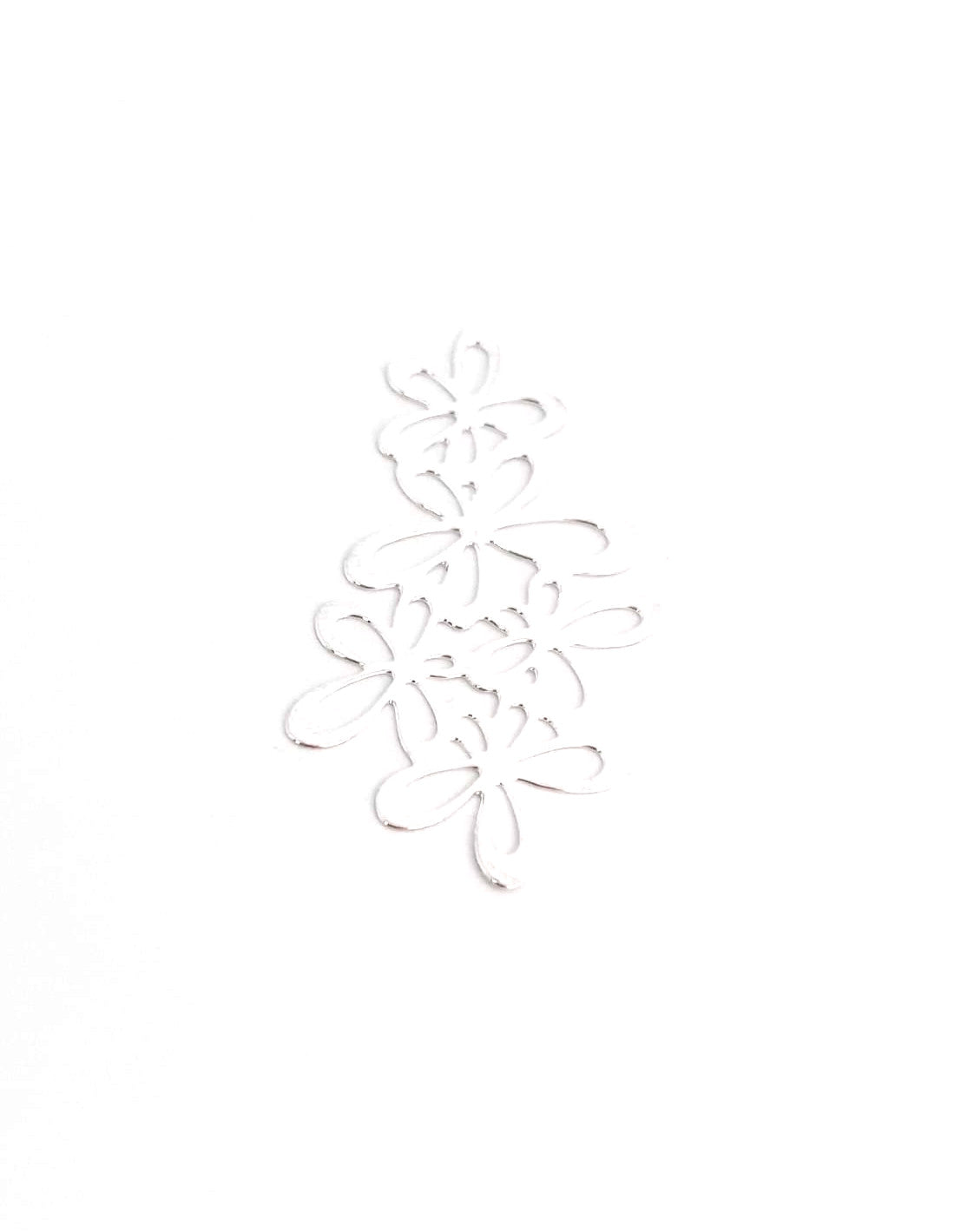 perlesetcreationbijoux-estampe-filigrane-fleurs-argentee