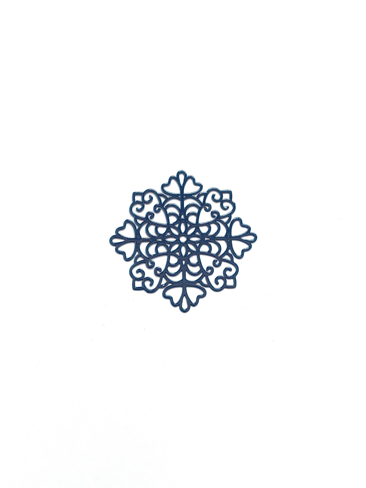 perlesetcreationbijoux - estampe filigrane flocon de neige en métal de 38 mm bleu marine